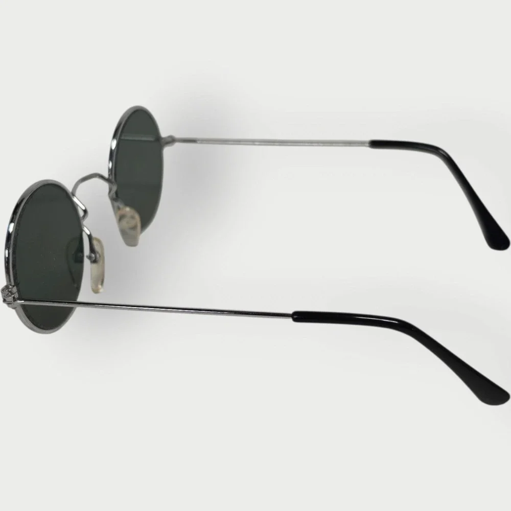 The Unbranded Brand product pair